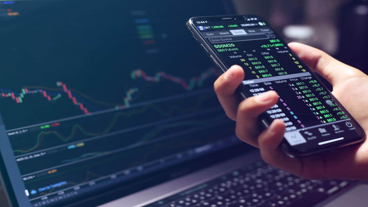 Trade Spotlight: How should you trade Union Bank of India, LIC Housing Finance, Bank of Maharashtra,...