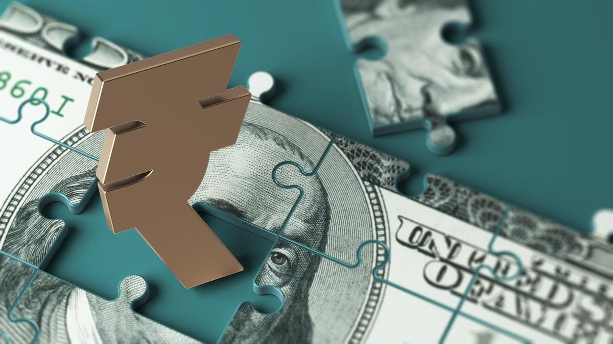 Rupee makes smart gains on decline in oil prices and central bank support