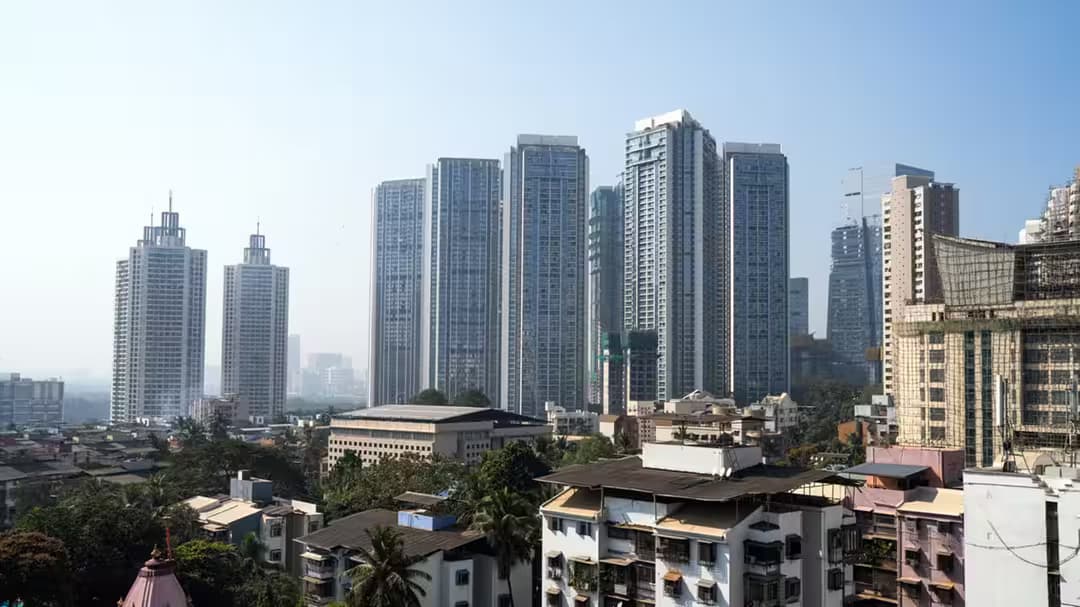 India's real estate investments jump 70% in Apr-Jun quarter: Study | Foreign investors deployed $1.54 billion | Inshorts - Inshorts
